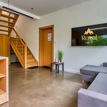 Daire Izerska Z Ogrodem By Royal Aparts Pobiedna