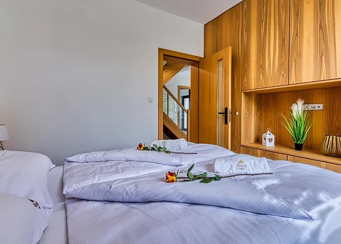 Apartamento Izerska Z Ogrodem By Royal Aparts Pobiedna