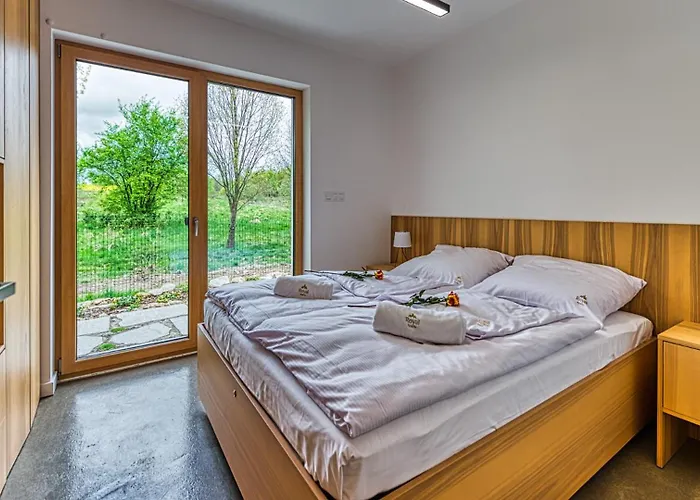 Apartamento Izerska Z Ogrodem By Royal Aparts Pobiedna