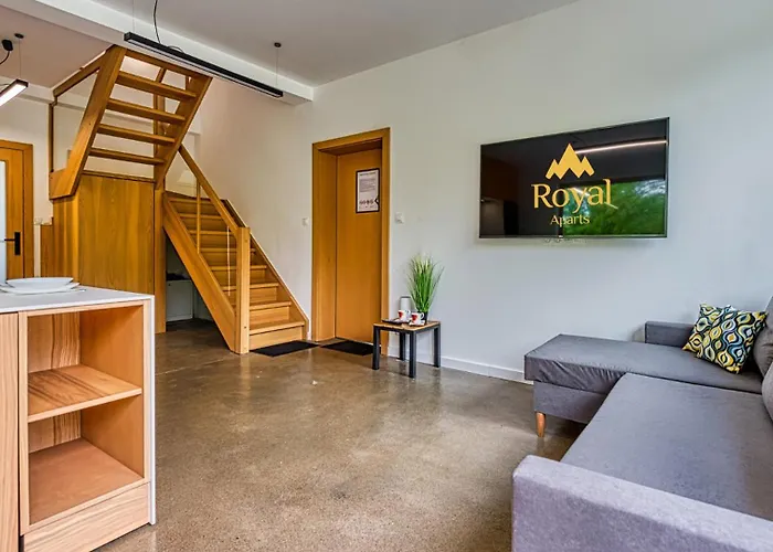 Apartamento Izerska Z Ogrodem By Royal Aparts Pobiedna